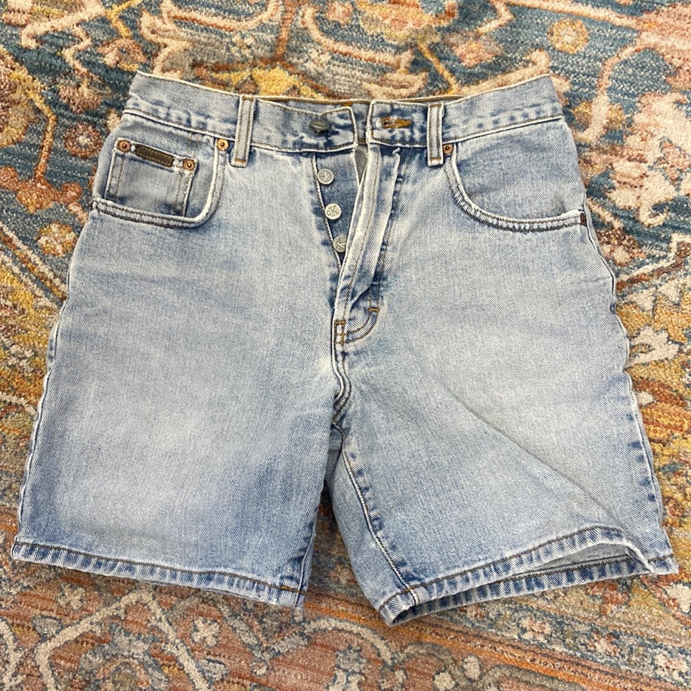 Calvin Klein Jeans light wash denim shorts (size 5)